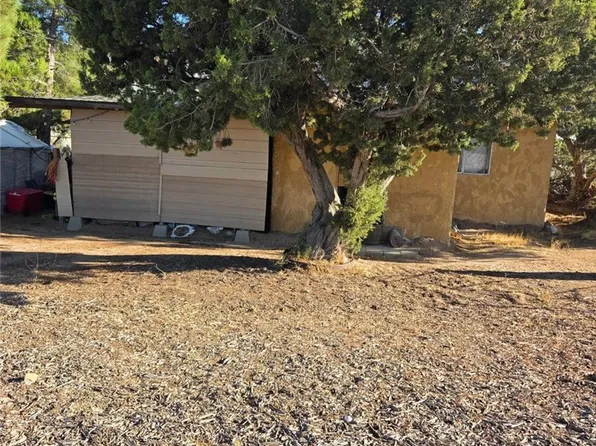5876 Sunnyslope Rd, Phelan, CA 92371
