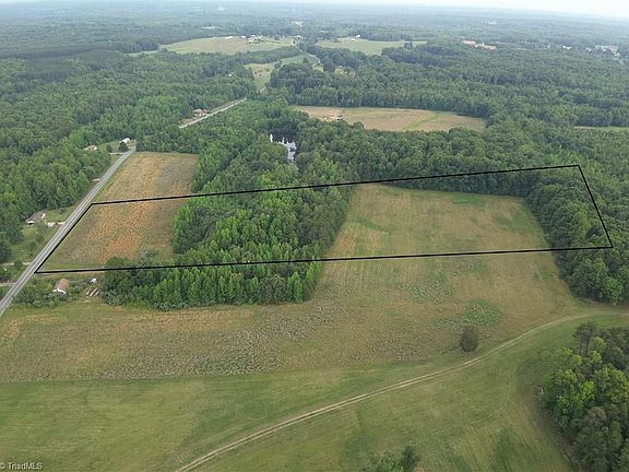 2nd image of 690 Goose Pond Rd