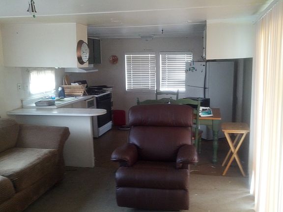 4th image of 1095 W McCoy Ln Space 83