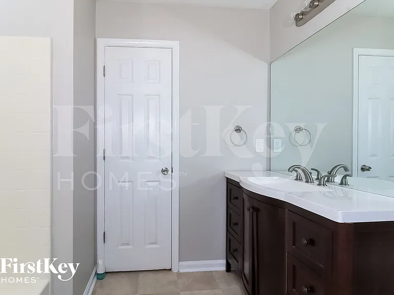 1118 Summerstone Trce — Photo 10