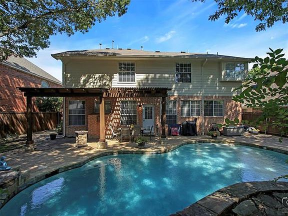 3rd image of 2105 Green Hill Dr