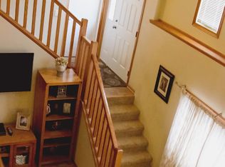 912 Valley Rd, Poynette, WI 53955