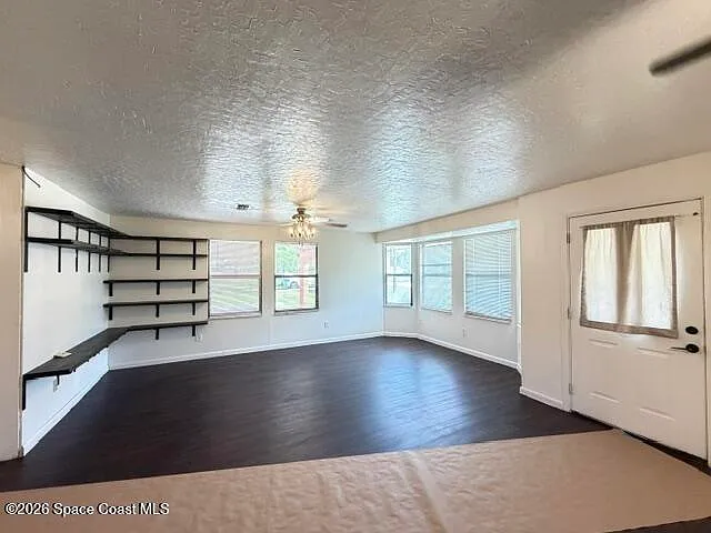 5963 Lord St — Photo 11