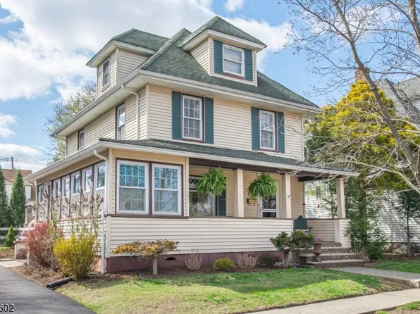 31 Maple St, Ramsey Boro, NJ 07446