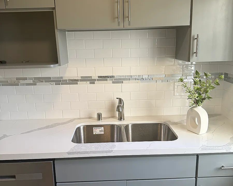 1st image of 10623 S Budlong Ave #2
