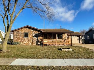 3010 18th Ave, Marion, IA 52302