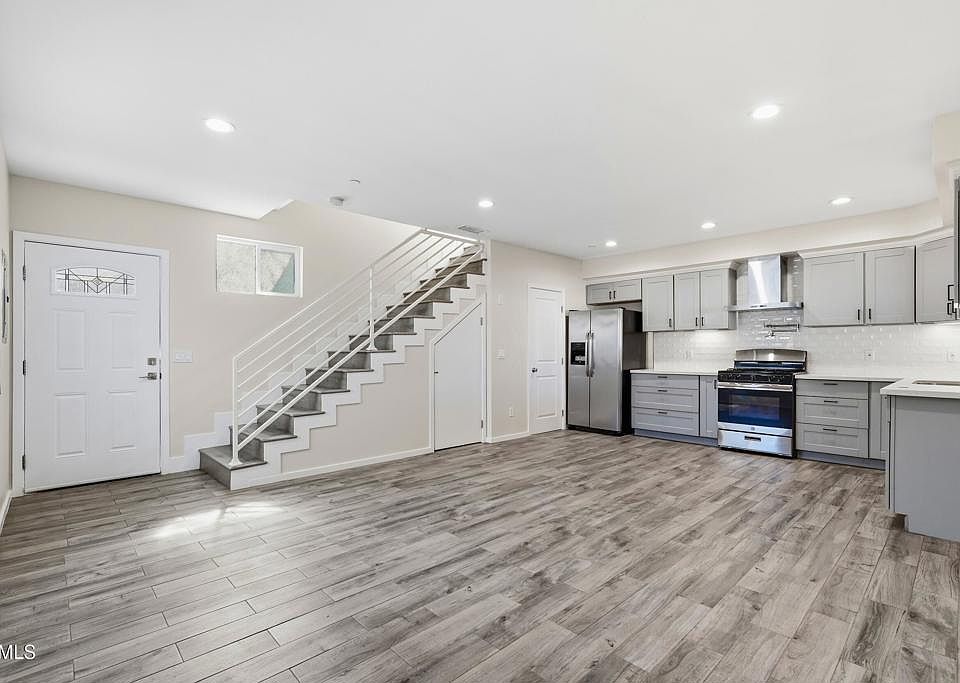1st image of 6721 1/2 Vineland Ave