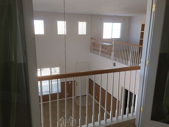 4th image of 8 Creekwood Ct