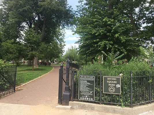 Rented by Premier Metro Realty Corp | media 13