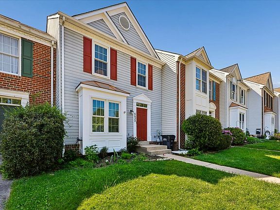 3rd image of 6630 Commodore Ct