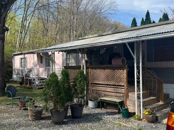 55 Back St, Oxford Twp., NJ 07863