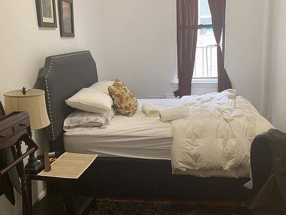 3rd image of 205 W 91st St APT 4B