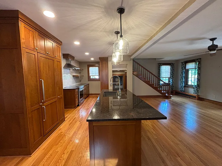 2412 Alberta Ave SW — Photo 15