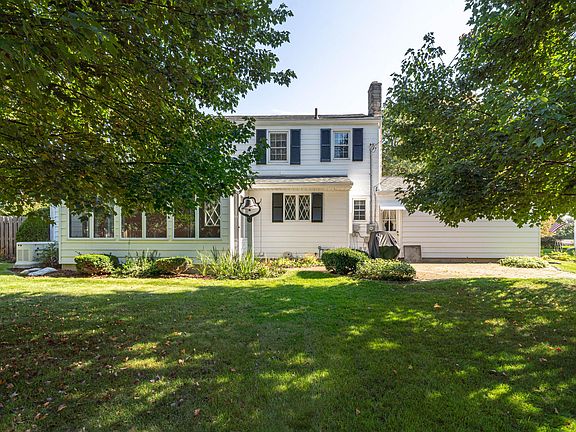 3rd image of 210 S Eastway Dr