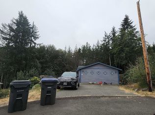 110 E Sea Breeze Dr, Grapeview, WA 98546