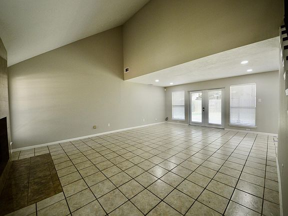 3rd image of 15518 Meadow Village Dr