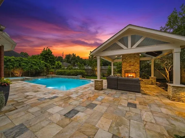 8507 Forest Ln, Sugar Land, TX 77479