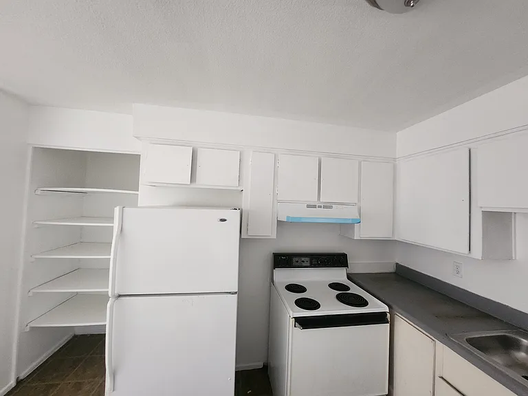 2302 E Broadway Rd — Photo 4