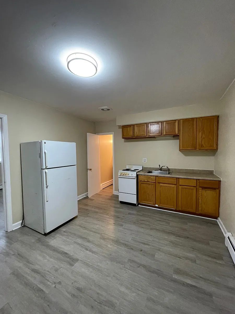 Building Photo - 4-404 S Lewis Ave #2-3