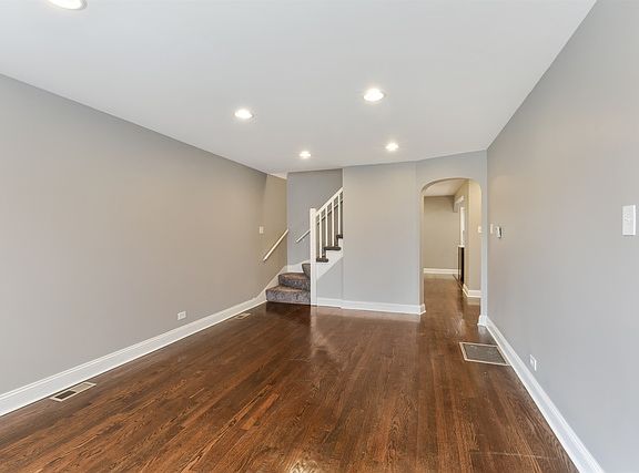 3rd image of 8435 S King Dr