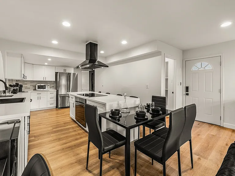 Oak Point Dr — Photo 8