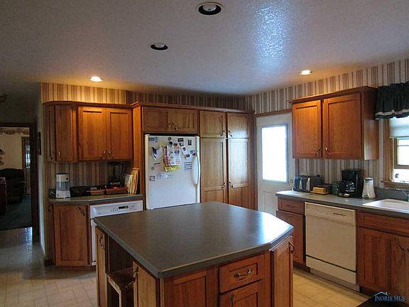 5th image of 429 E County Road 117