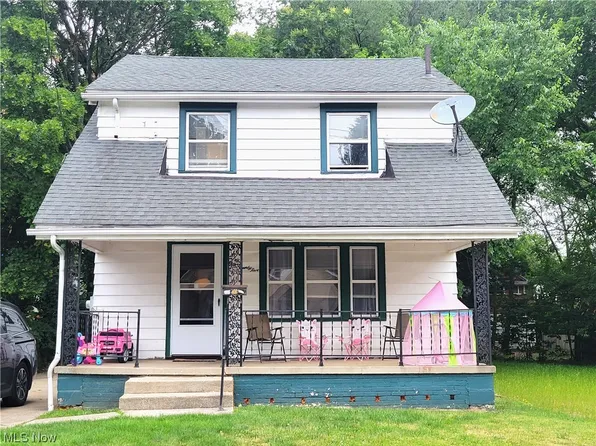 725 Corley St, Akron, OH 44306