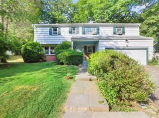 510 Hommocks Rd, Larchmont, NY 10538