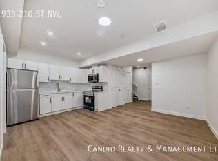 1935 210th St NW, Edmonton, AB T6M 2M7