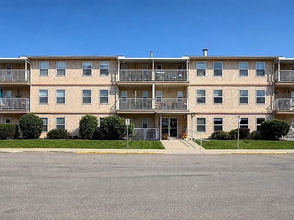 2nd image of 5026 49th St #202