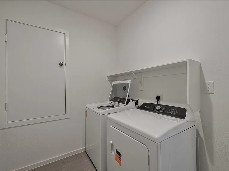905 Silver Buckle Ln — Photo 13