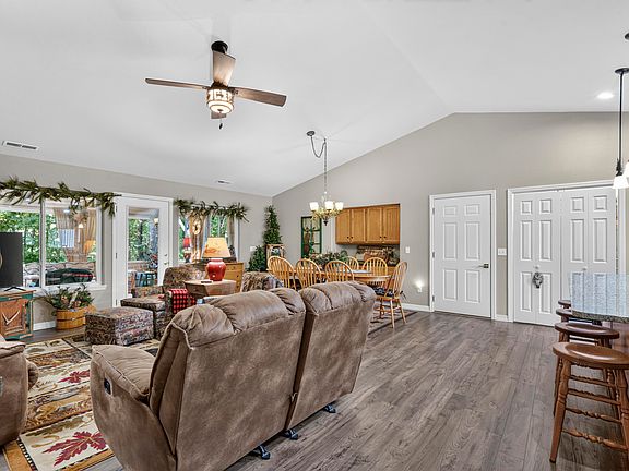 5th image of 211 N Catamount Boulevard