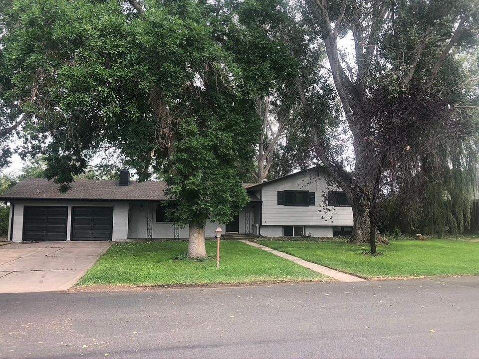 Mature, quiet neighborhood