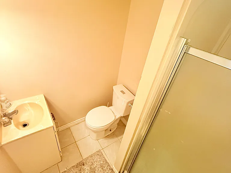 16 Madsen Cres — Photo 18