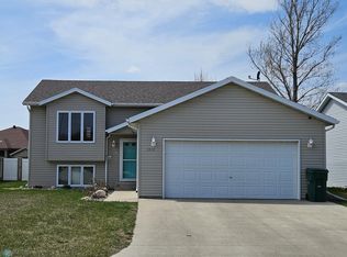 1919 12th St N, Wahpeton, ND 58075