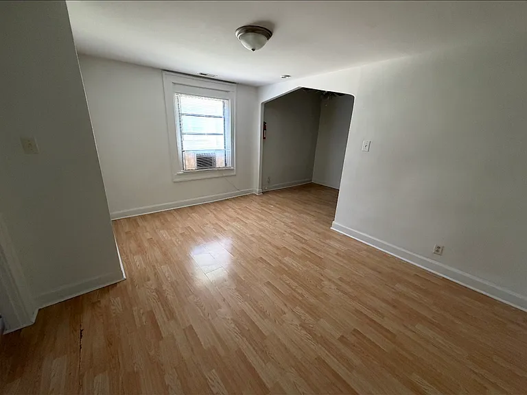 2123 N College Ave #4 — Photo 1