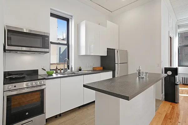 Rented by City Connections Realty | media 16