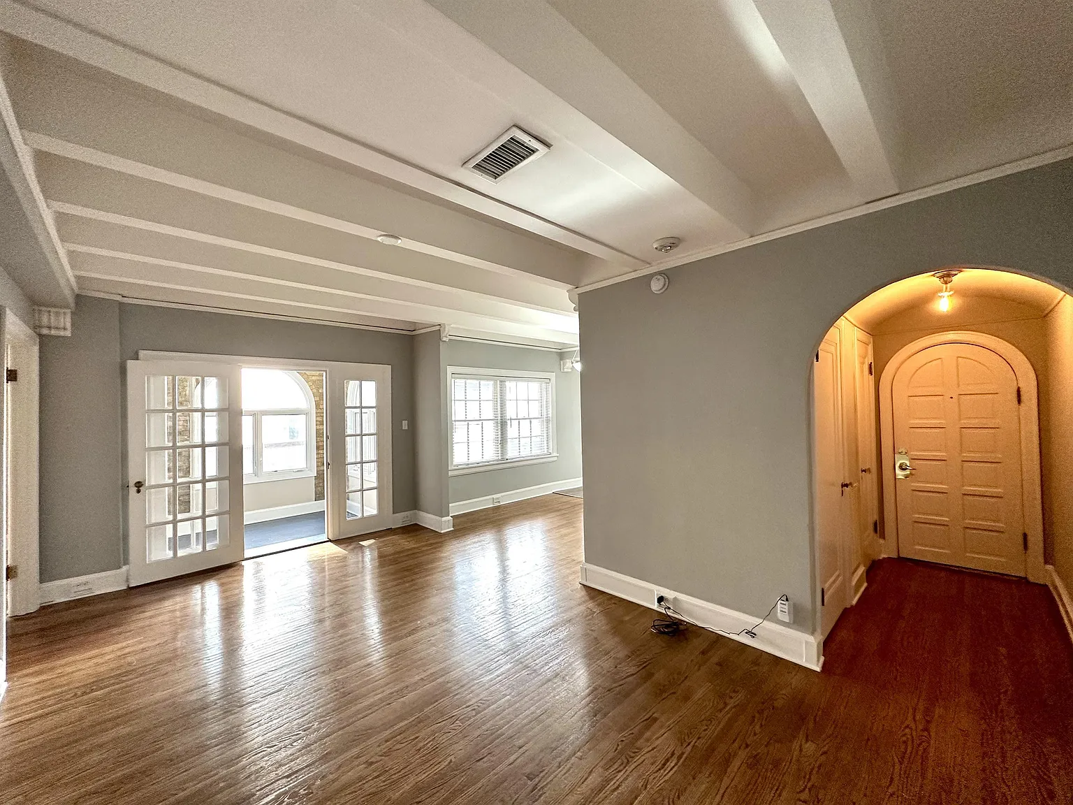 910 Ward Parkway — Photo 2
