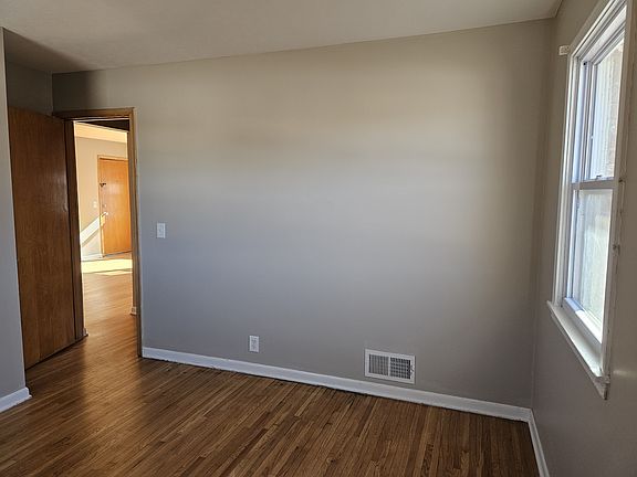 5th image of 3454 S 82nd St APT 4