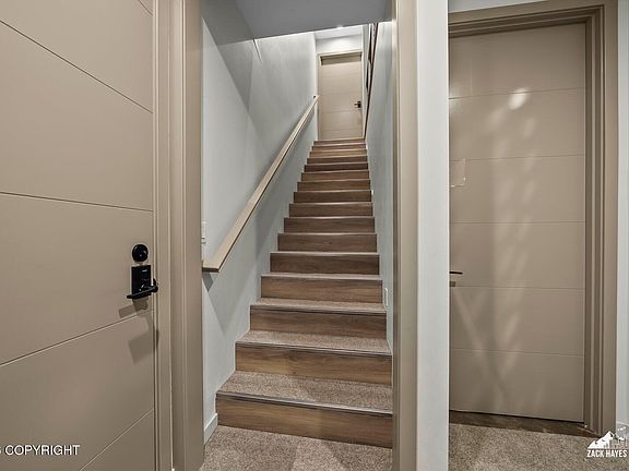 3rd image of 1785 Evangeline Ln