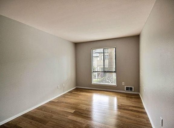 4th image of 1610 103rd Ave NE APT S2