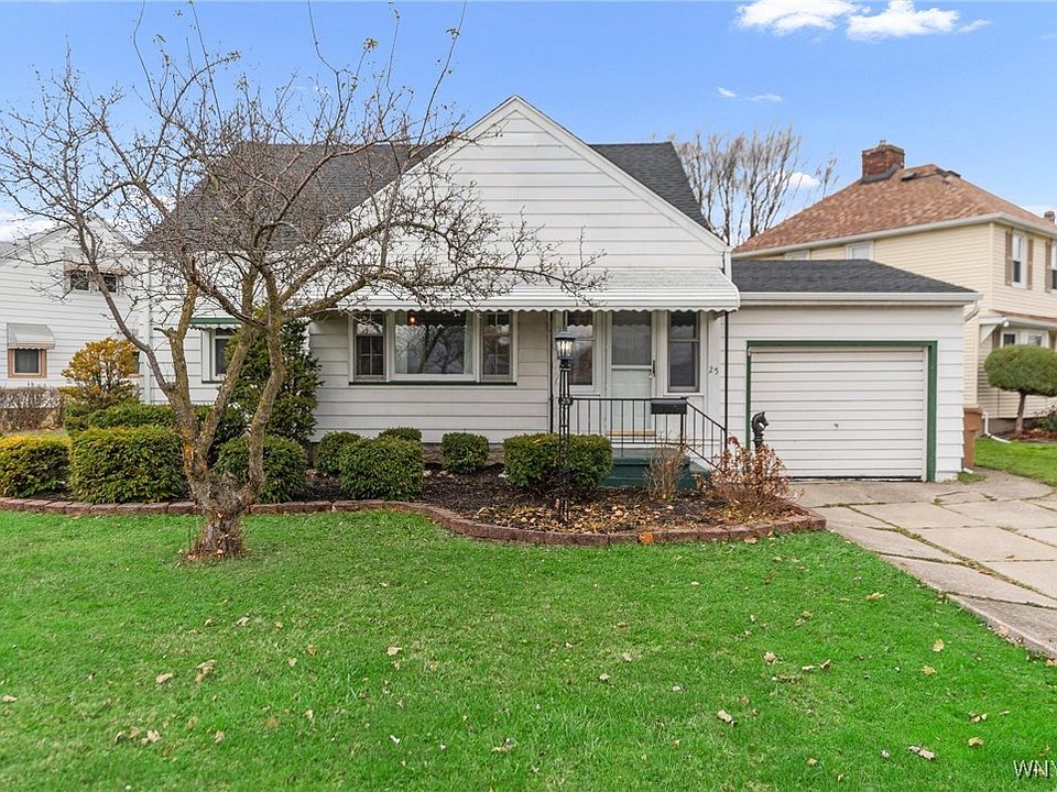 1st image of 25 Charnwood Dr
