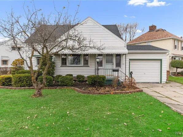 25 Charnwood Dr, Cheektowaga, NY 14215