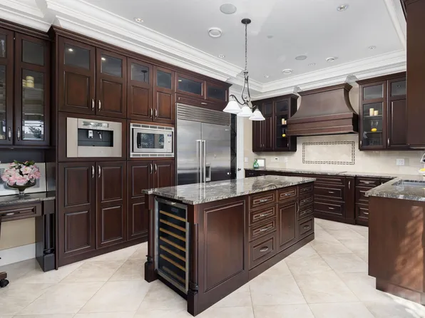 828 W 49th Ave, Vancouver, BC V5Z 2S8