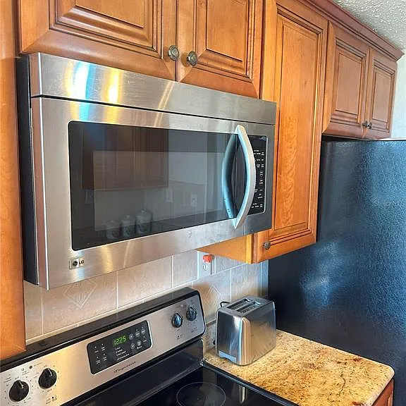 400 Island Way #206 — Photo 10
