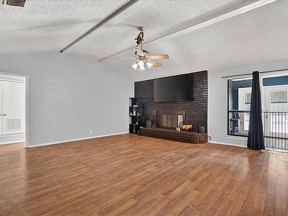5th image of 834 S Ridgeway Dr