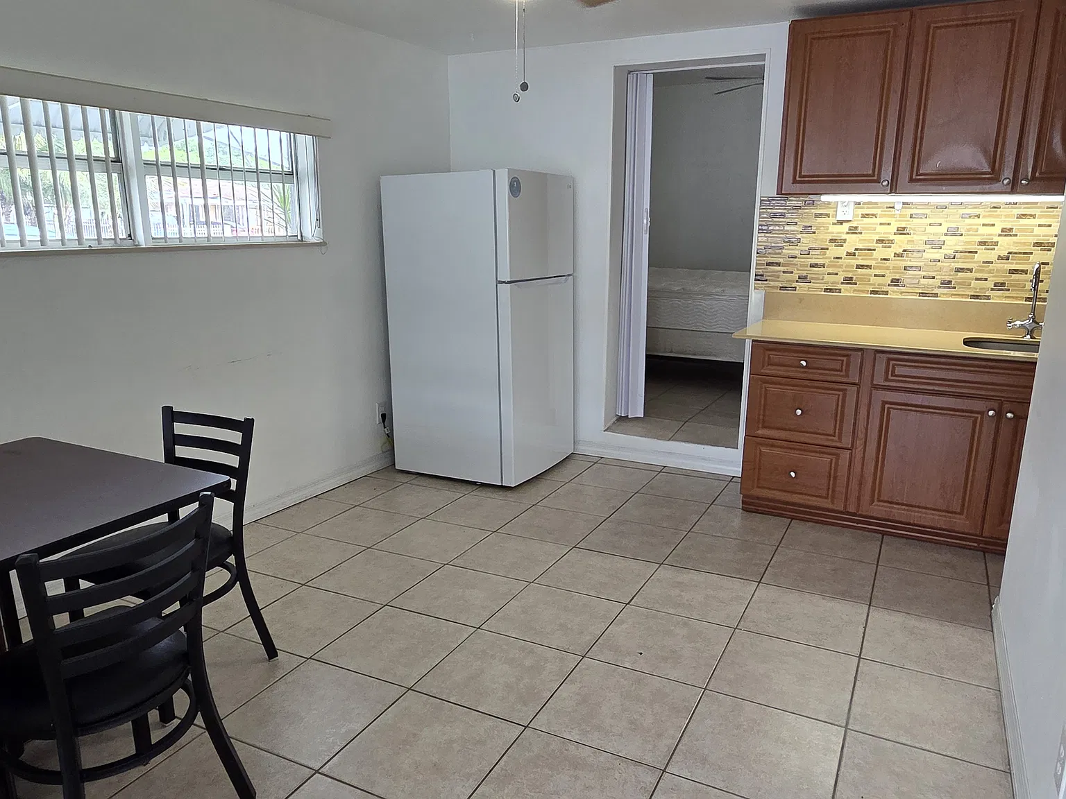 SW 32nd Ct, West Park — Photo 3