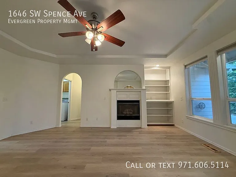 1646 SW Spence Ave — Photo 7