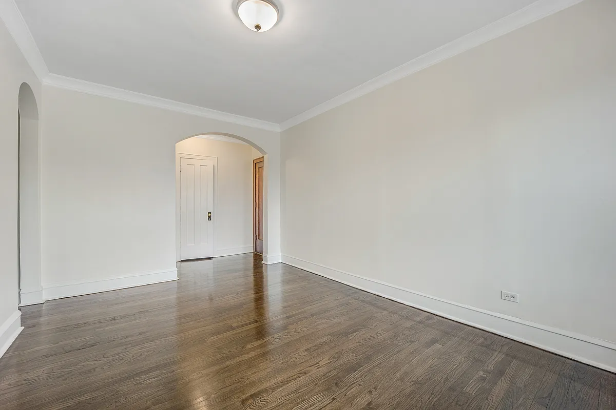 Building Photo - 2749 N Kilbourn Ave #2