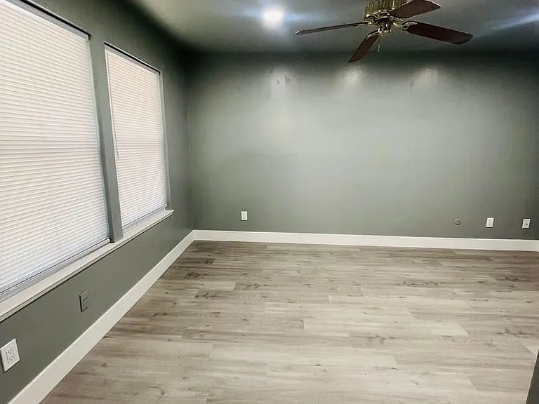 1085 Piedmont Dr — Photo 12